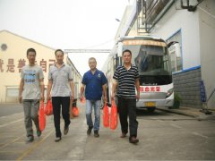 “我獻(xiàn)血，我光榮”